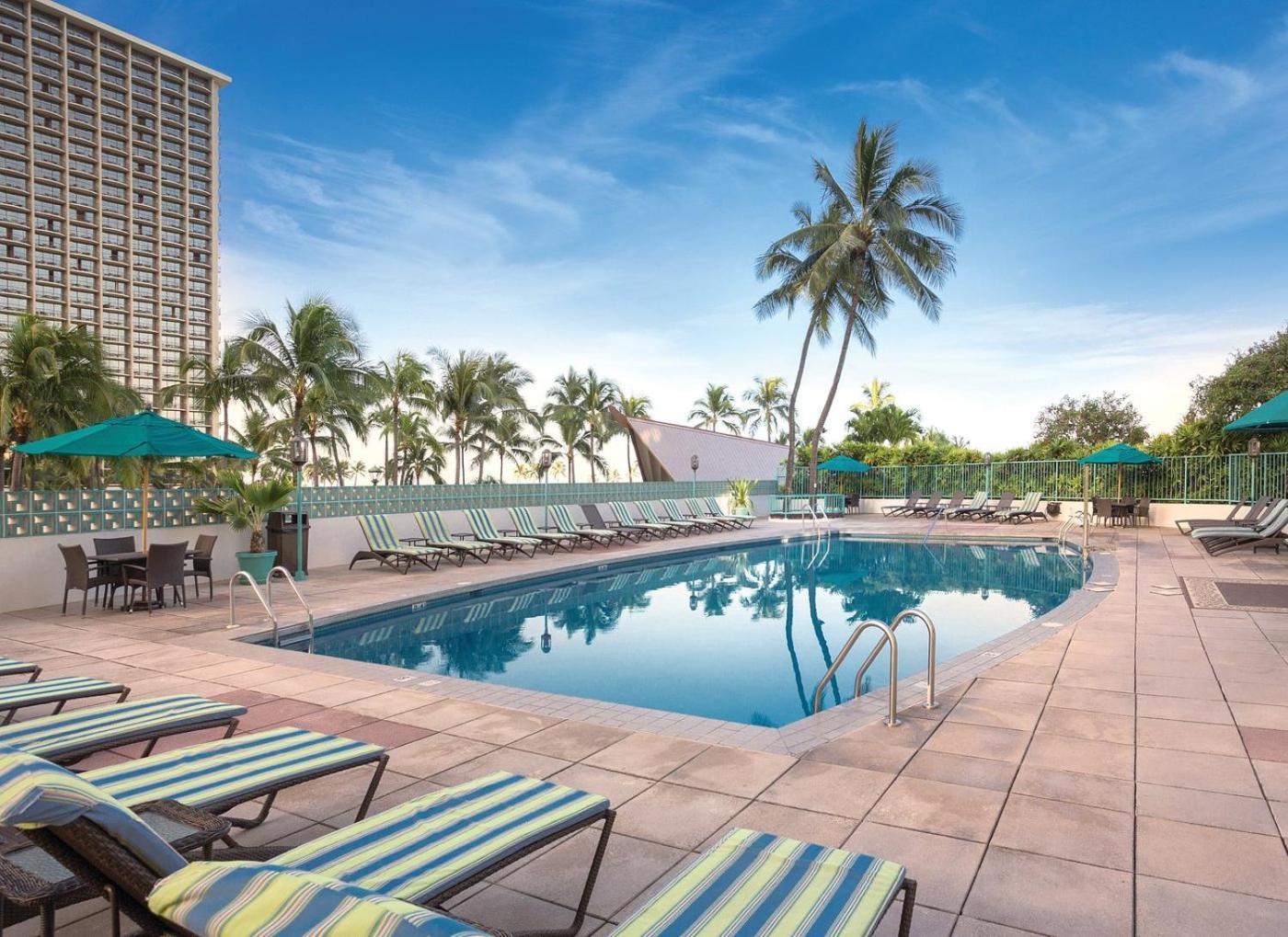 Panoramic Oceanview Resort - Full Kitchen In Each Room, 2 Swimming Pools, Onsite Restaurants, Fireworks Every Friday Honolulu Esterno foto