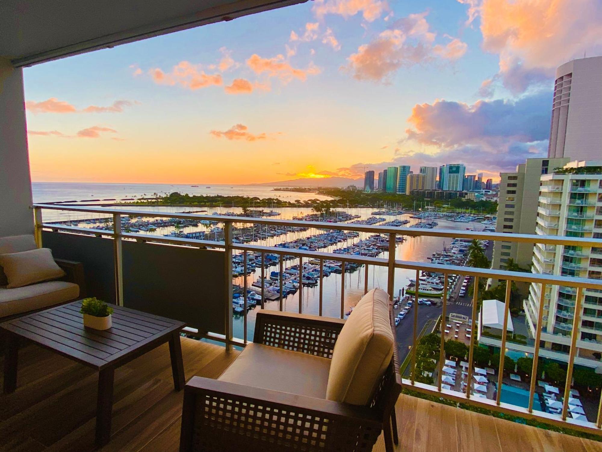 Panoramic Oceanview Resort - Full Kitchen In Each Room, 2 Swimming Pools, Onsite Restaurants, Fireworks Every Friday Honolulu Esterno foto