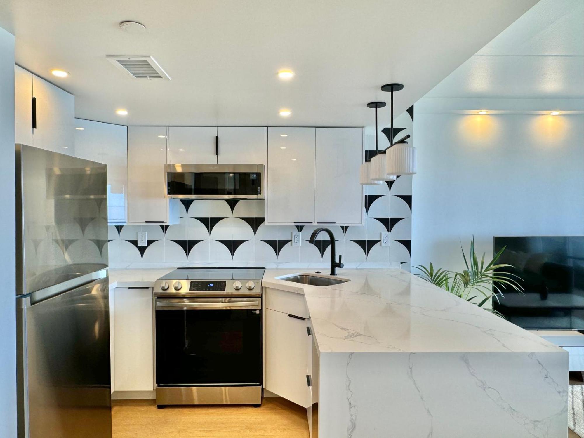 Panoramic Oceanview Resort - Full Kitchen In Each Room, 2 Swimming Pools, Onsite Restaurants, Fireworks Every Friday Honolulu Esterno foto