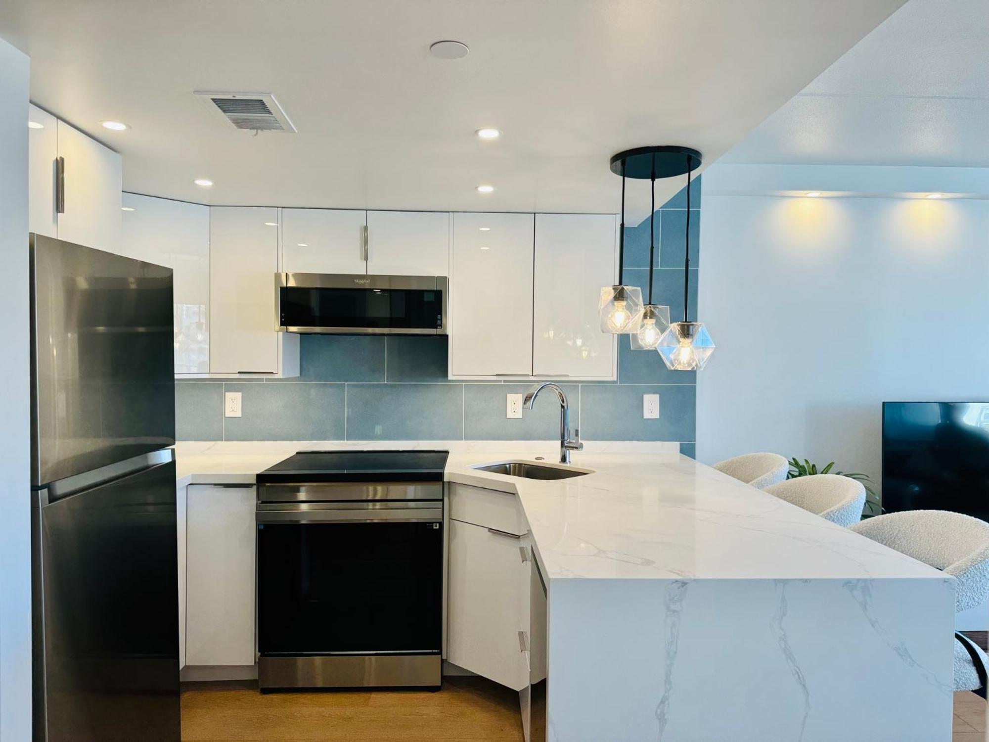 Panoramic Oceanview Resort - Full Kitchen In Each Room, 2 Swimming Pools, Onsite Restaurants, Fireworks Every Friday Honolulu Esterno foto