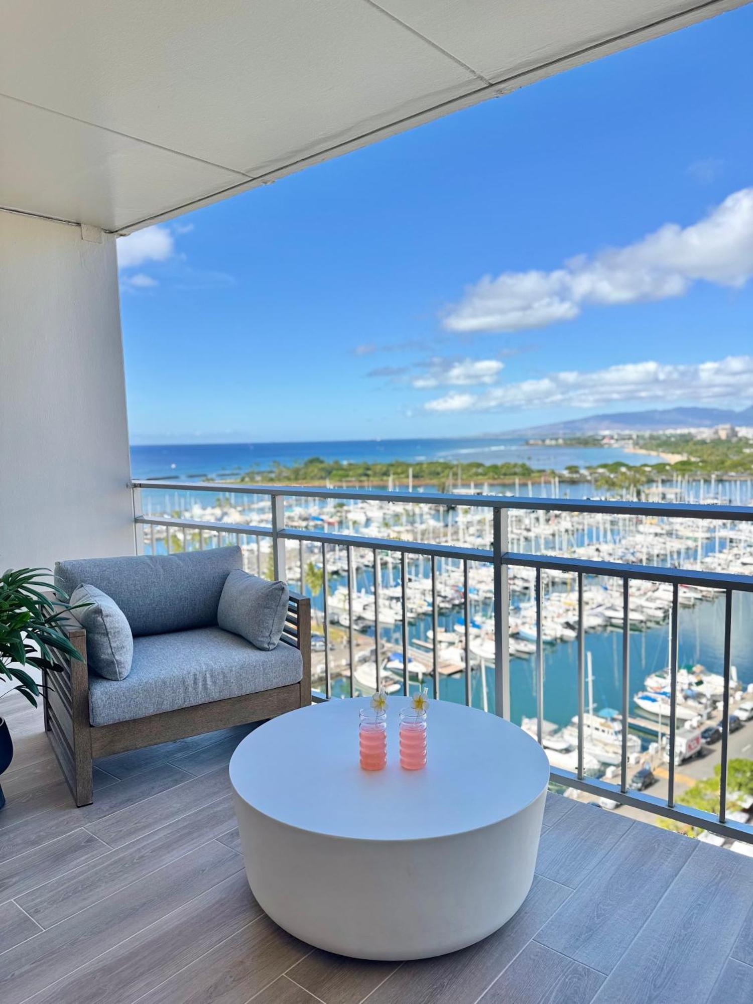 Panoramic Oceanview Resort - Full Kitchen In Each Room, 2 Swimming Pools, Onsite Restaurants, Fireworks Every Friday Honolulu Esterno foto