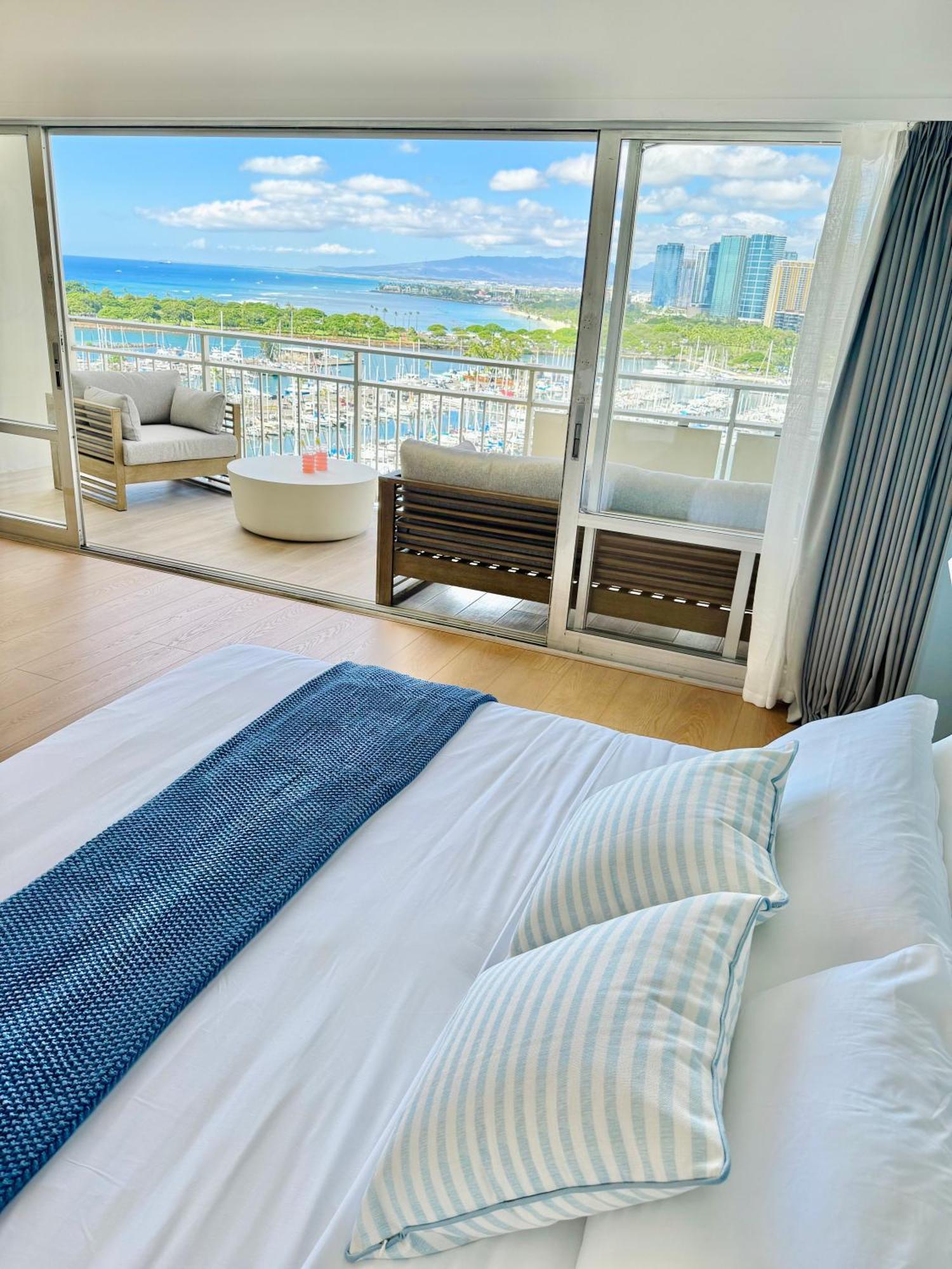 Panoramic Oceanview Resort - Full Kitchen In Each Room, 2 Swimming Pools, Onsite Restaurants, Fireworks Every Friday Honolulu Esterno foto